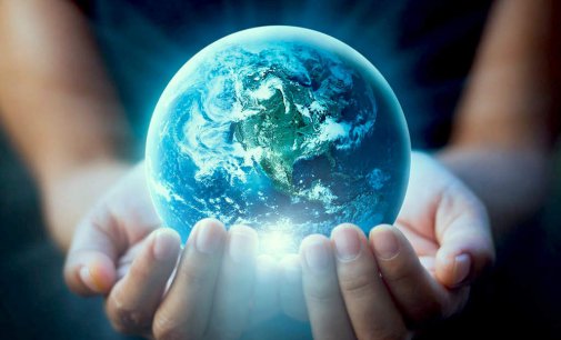 Báseň: Ukrižovaná matka Zem