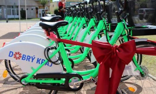 Lučeneckými ulicami opäť jazdia zelené bicykle